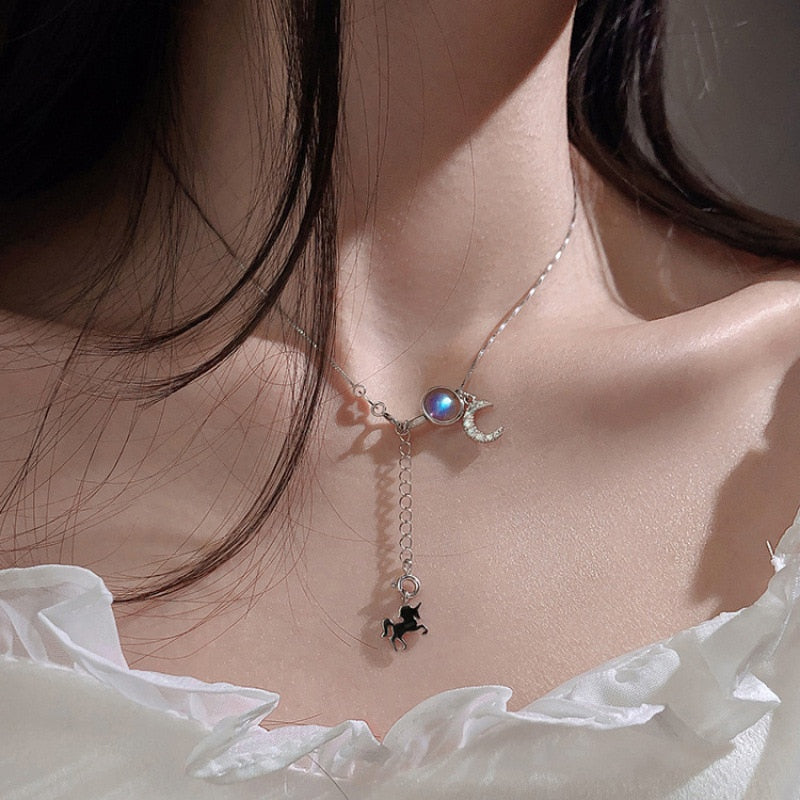 Silver Color Fashion Moonstone Unicorn Necklace - Omamoristone お守り石