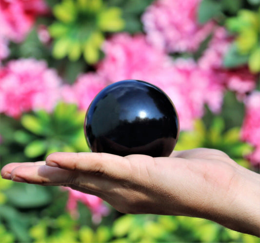 Natural Black Tourmaline Quartz Stone Energy Ball Reiki Healing Stone - Omamoristone お守り石