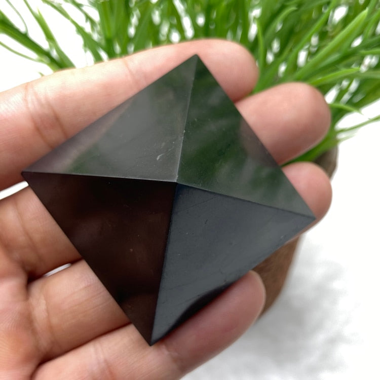 Natural Gemstone Shungite Healing Pyramid - Omamoristone お守り石