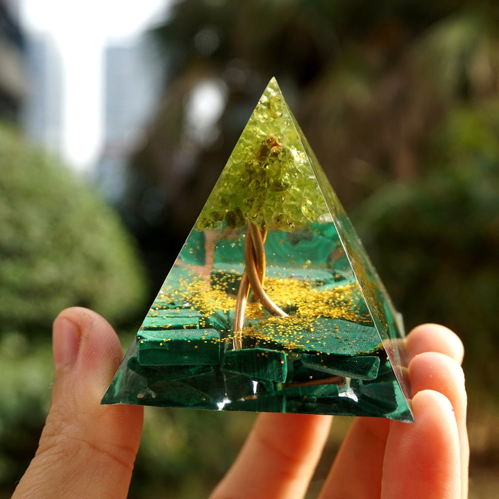 Amethyst Peridot Healing Crystal Energy Orgonite Pyramide - Omamoristone お守り石